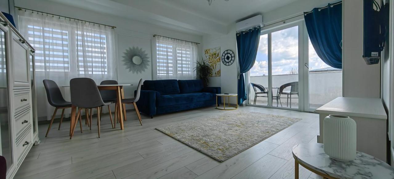 Apartament 1 Mai Bloc Nou-Self Check-In ไกรโอวา ภายนอก รูปภาพ