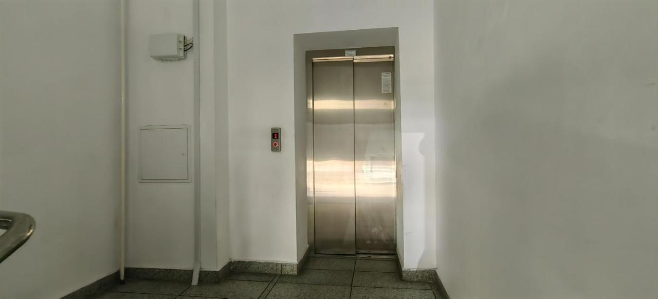 Apartament 1 Mai Bloc Nou-Self Check-In ไกรโอวา ภายนอก รูปภาพ
