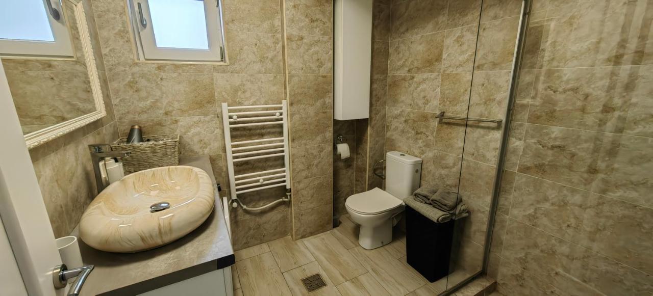 Apartament 1 Mai Bloc Nou-Self Check-In ไกรโอวา ภายนอก รูปภาพ